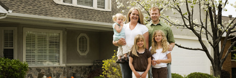image of Illinois lawyer speaking with client
